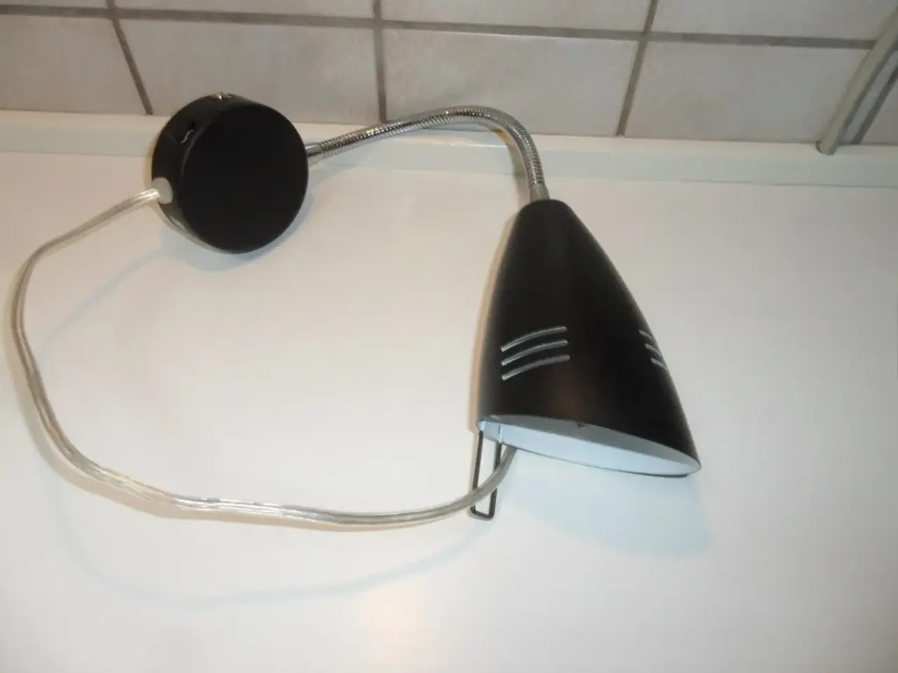 Billede 1 - Spot i sort metal med flex arm