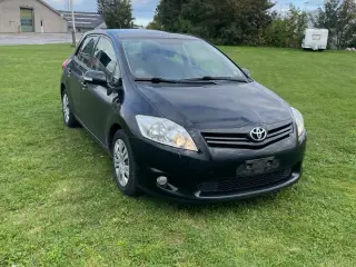 Toyota Auris 1.6 Benzin – 2011