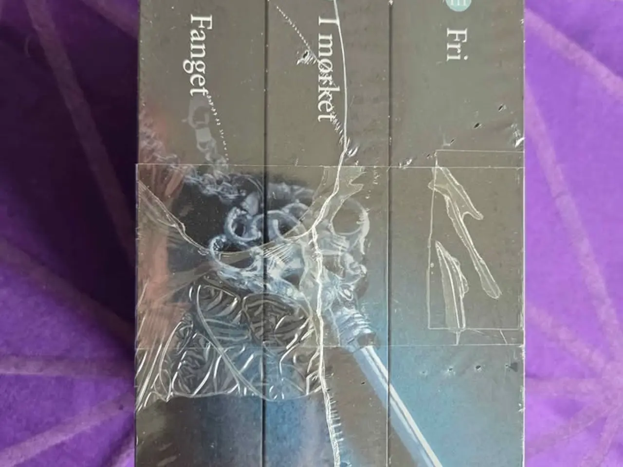 Billede 2 - 4 bøger. E L James Fifty Shades of grey.