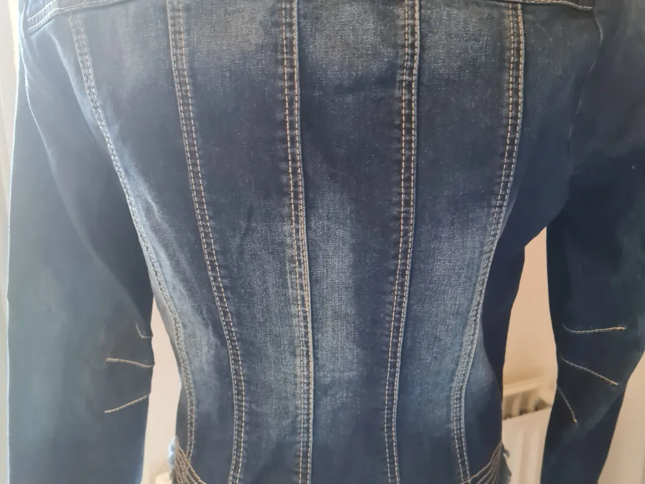 Billede 4 - Cream Denim jakke str L 40