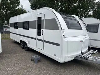 2024 - Adria Alpina 663 HT Twin   Adria Alpina 663 HT Twin – Eksklusiv helårsvogn med AWD mover og batteripakke