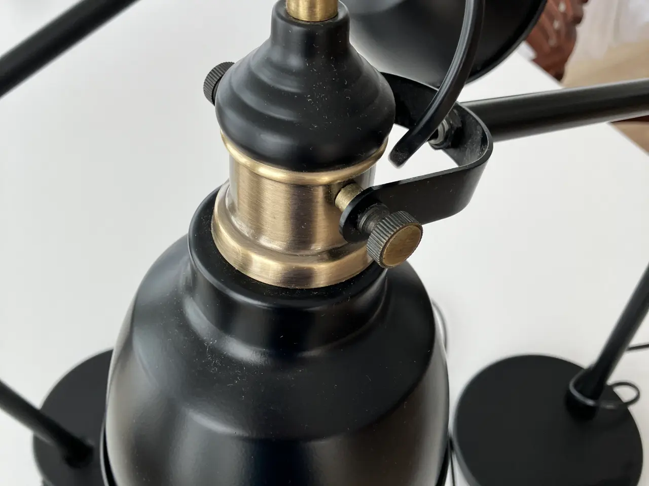 Billede 2 - 2 nye Eglo bordlamper (med messing)
