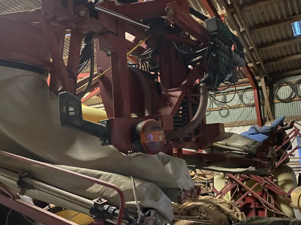 Billede 3 - Hardi Commander 4200 med luft. Sprøjten er synes i 2025.