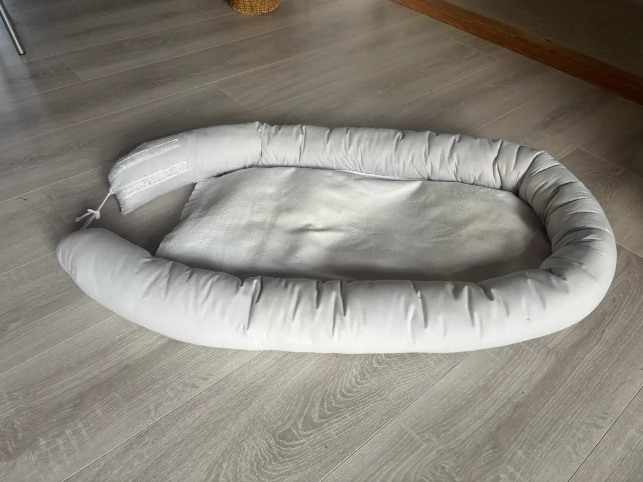 Billede 2 - Babynest fra BabyDan i lys grå.