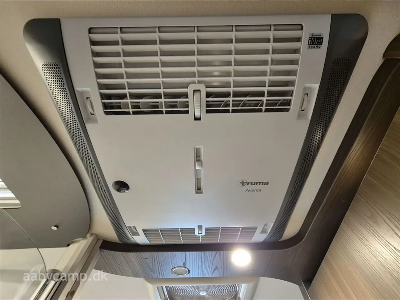 Billede 30 - 2023 - Hymer Masterline BML I790   9 trins Automatgear. 170 Hk. 2x 95Ah Batteri samt 150Ah lithium. 1800w inverter. Elektrisk markise. hydrauliske støtteben. Udv. gas/bruser. elektrisk indgangstrins ved både føre dør og bo-delsdør. queensbed.  Kun 21.700 Km!!!