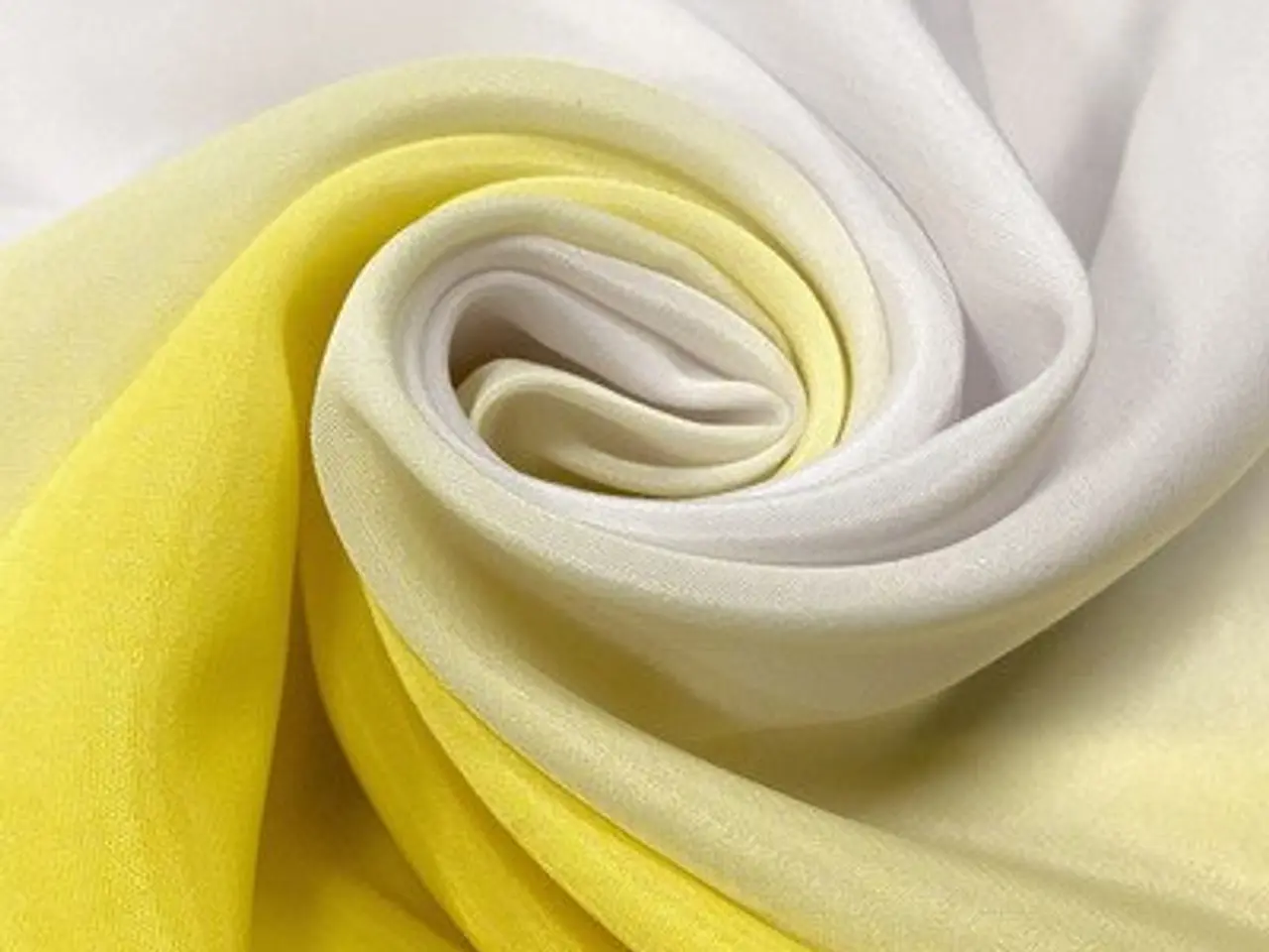 Billede 4 - Chiffon i hele ruller 😊