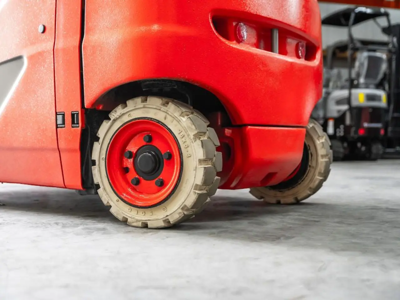 Billede 4 - Linde E 20 PL-02 el-gaffeltruck - 2000 kg, 3140 mm, årg. 2016, 4963 timer - brugt