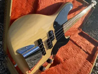 Fender Vintage Precision Custom Shop fra 1993 (US)