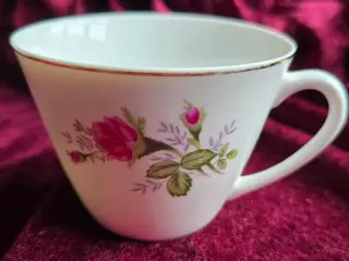 Vintage porcelænskop med "Moss Rose" mønster. Kina