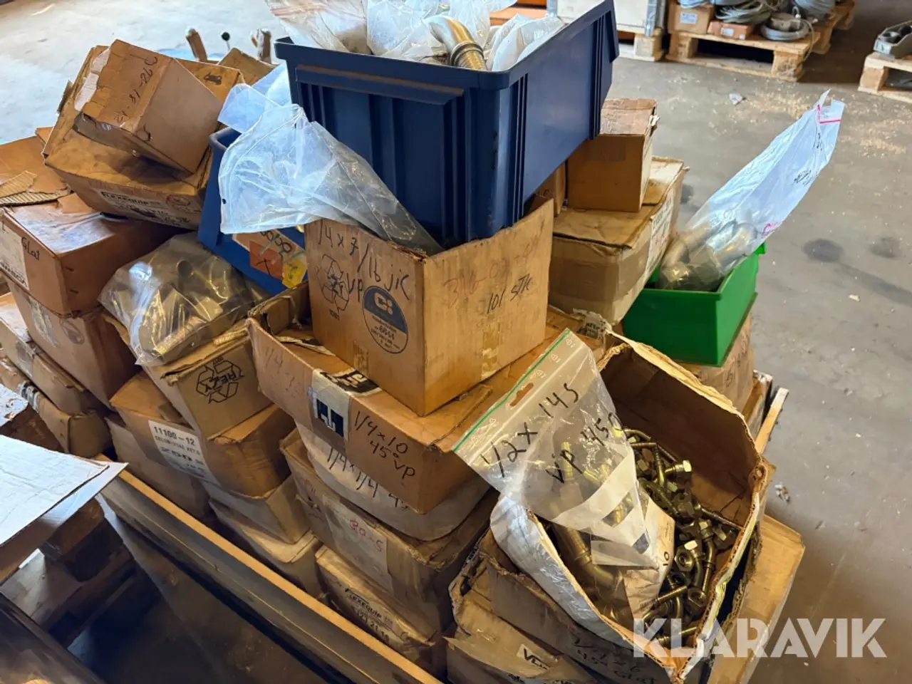 Billede 5 - Lot - indstik og kapper - 1 palle