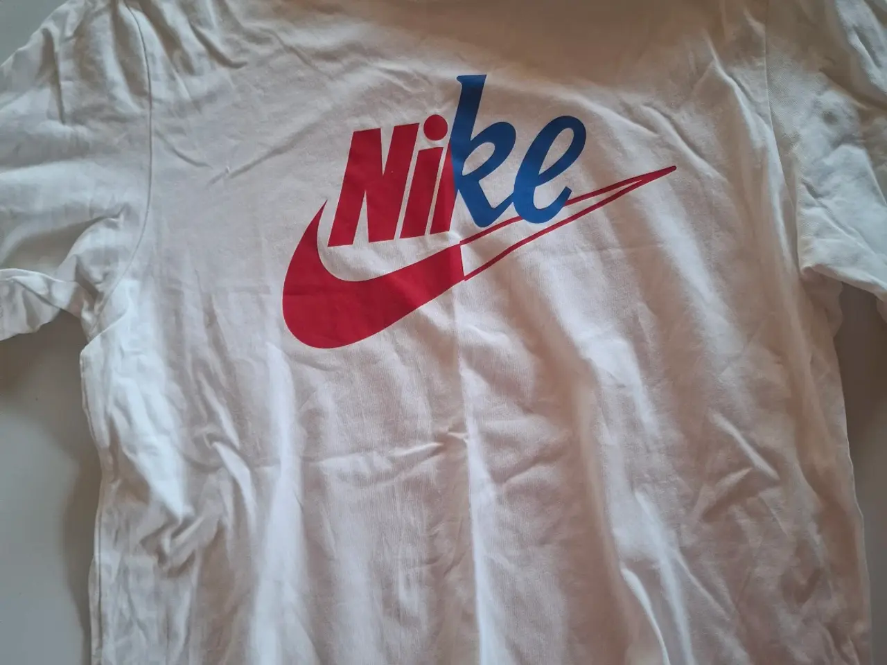 Billede 3 - 3 Nike + 1 Hummel tshirts