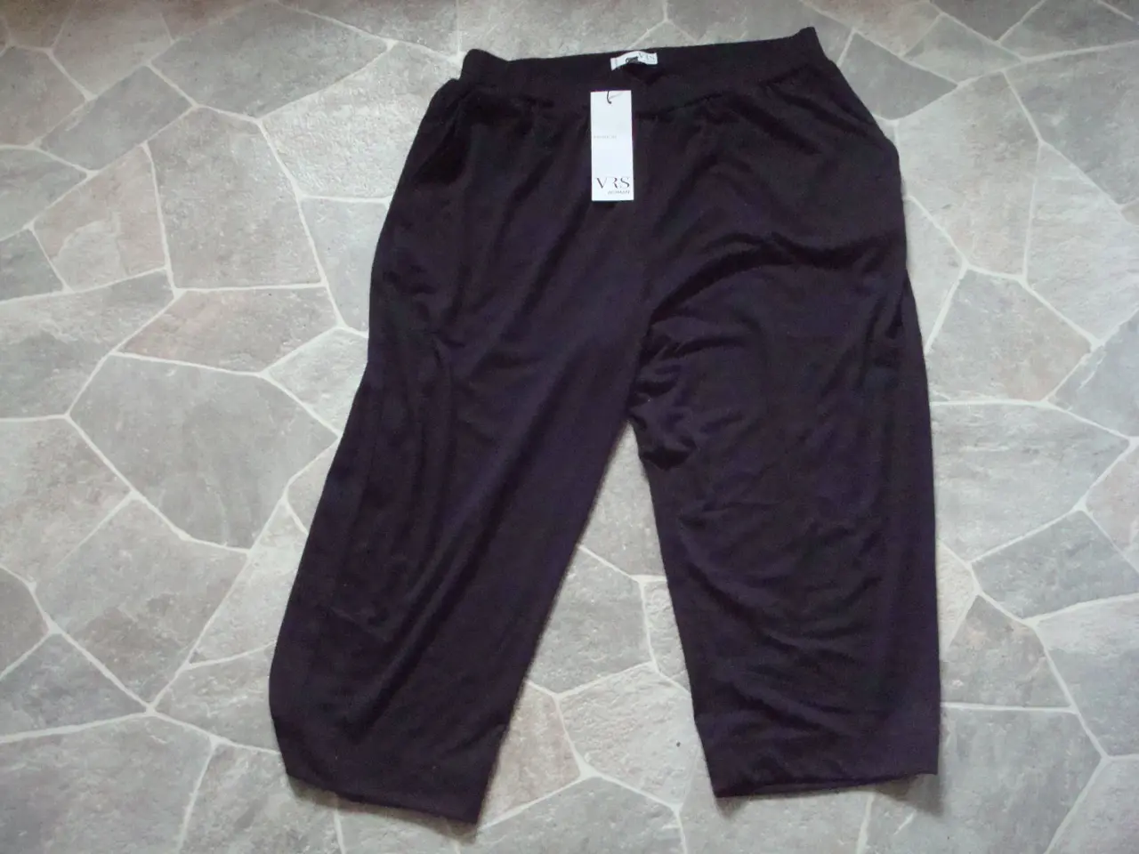 Billede 1 - NYE Bukser korte/shorts str. L