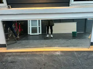 Skydelåger fra HTH sælges