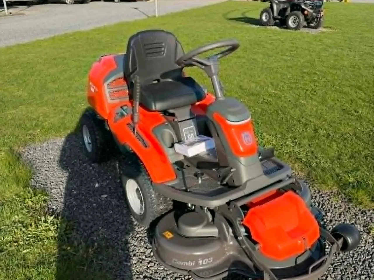 Billede 3 - Husqvarna R214Ts havetraktor 