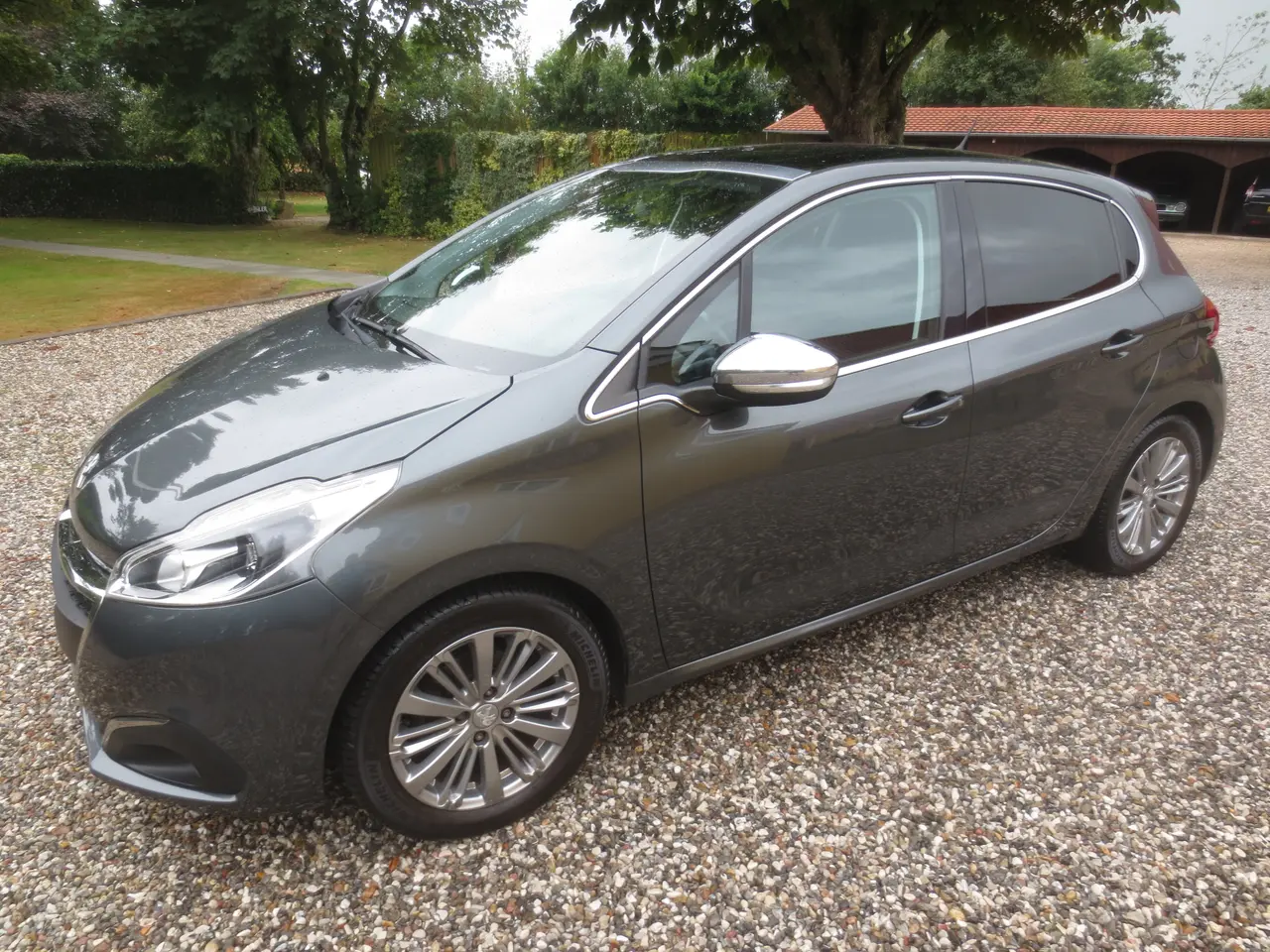 Billede 1 - Peugeot 208 1.6 HDi år 17. Nysynet.