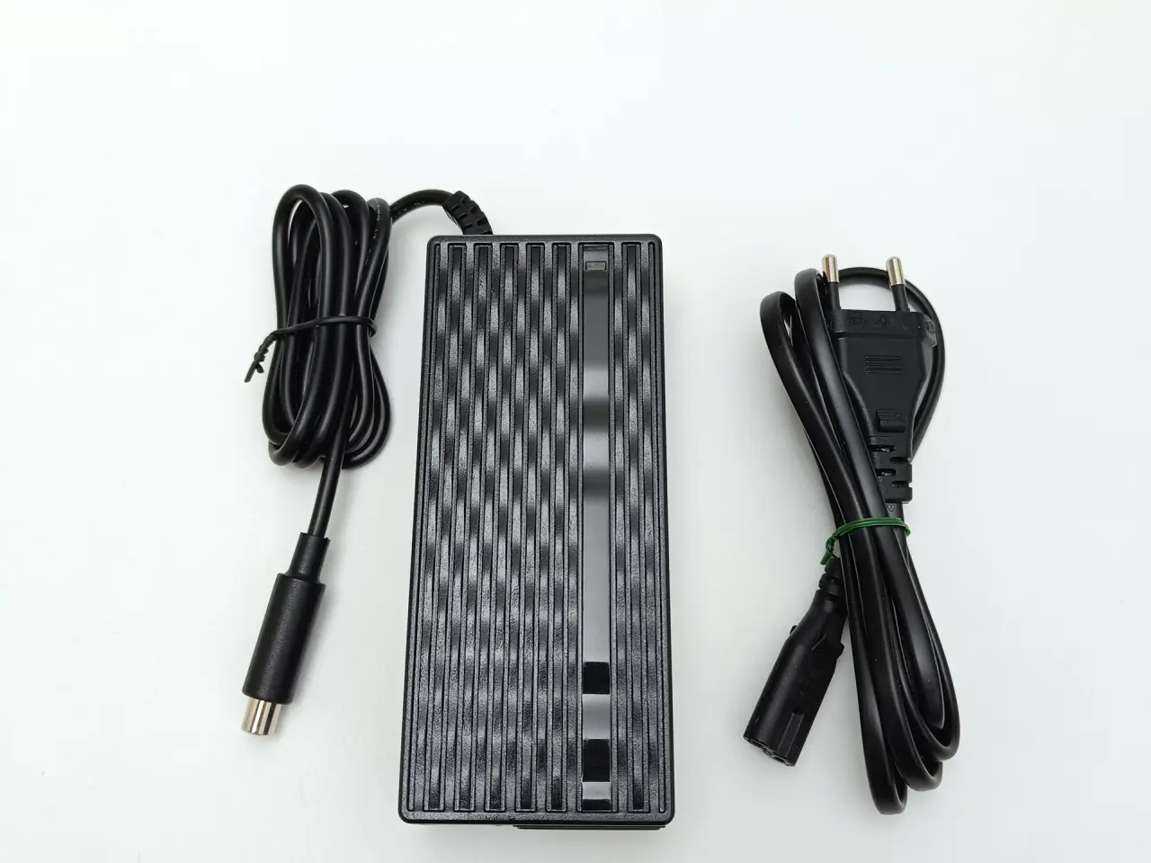 Billede 3 - NY! 42V 2A 84W El-Løbehjul / El-Cykel Oplader