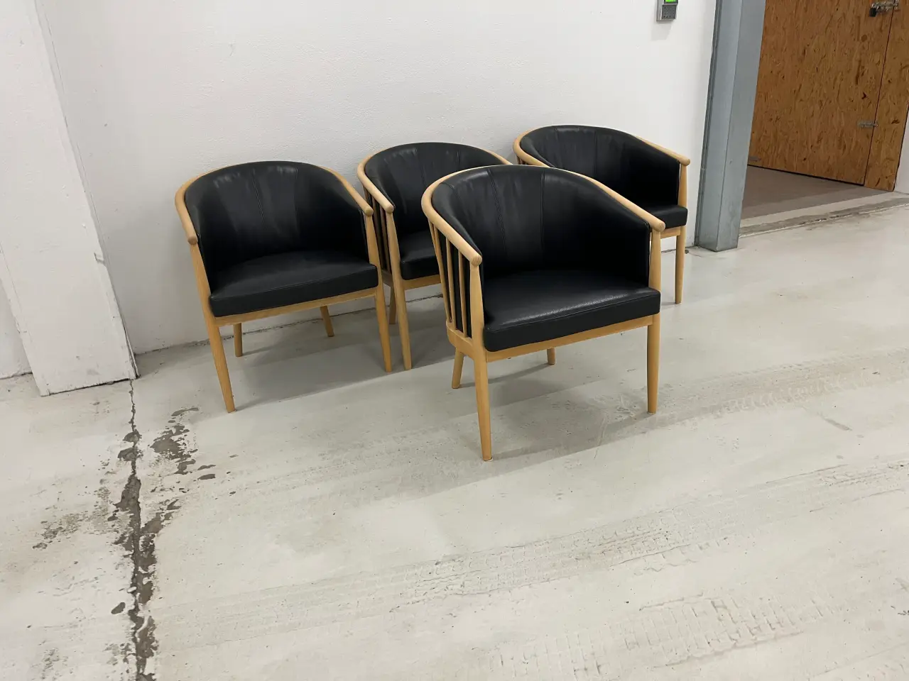 Billede 4 - Stouby Lux Loungestole med sort semianilin læder.