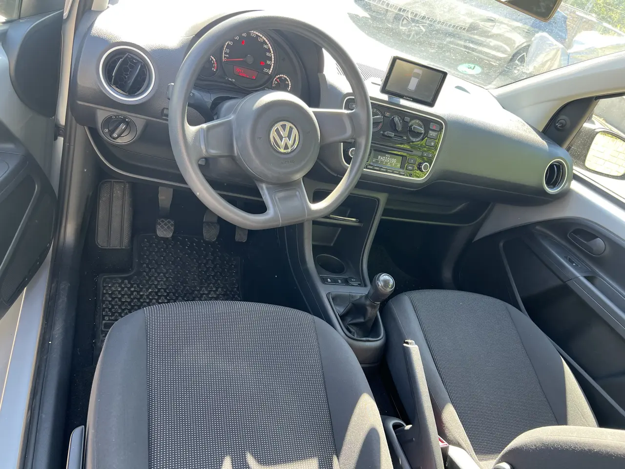 Billede 5 - VW Up! Næsten nysynet 