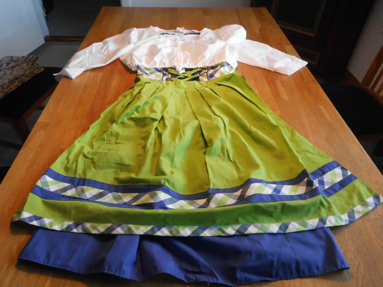 Billede 4 - Festtøj til Oktoberfest.