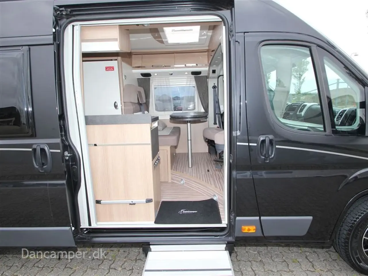 Billede 19 - 2019 - Carthago van 640 LE Chaming   Carthago Charming, Luksusvan godt udstyret - Enkeltsengsmodel. 150Hk Automatgear - Solcelle - inverter mm.