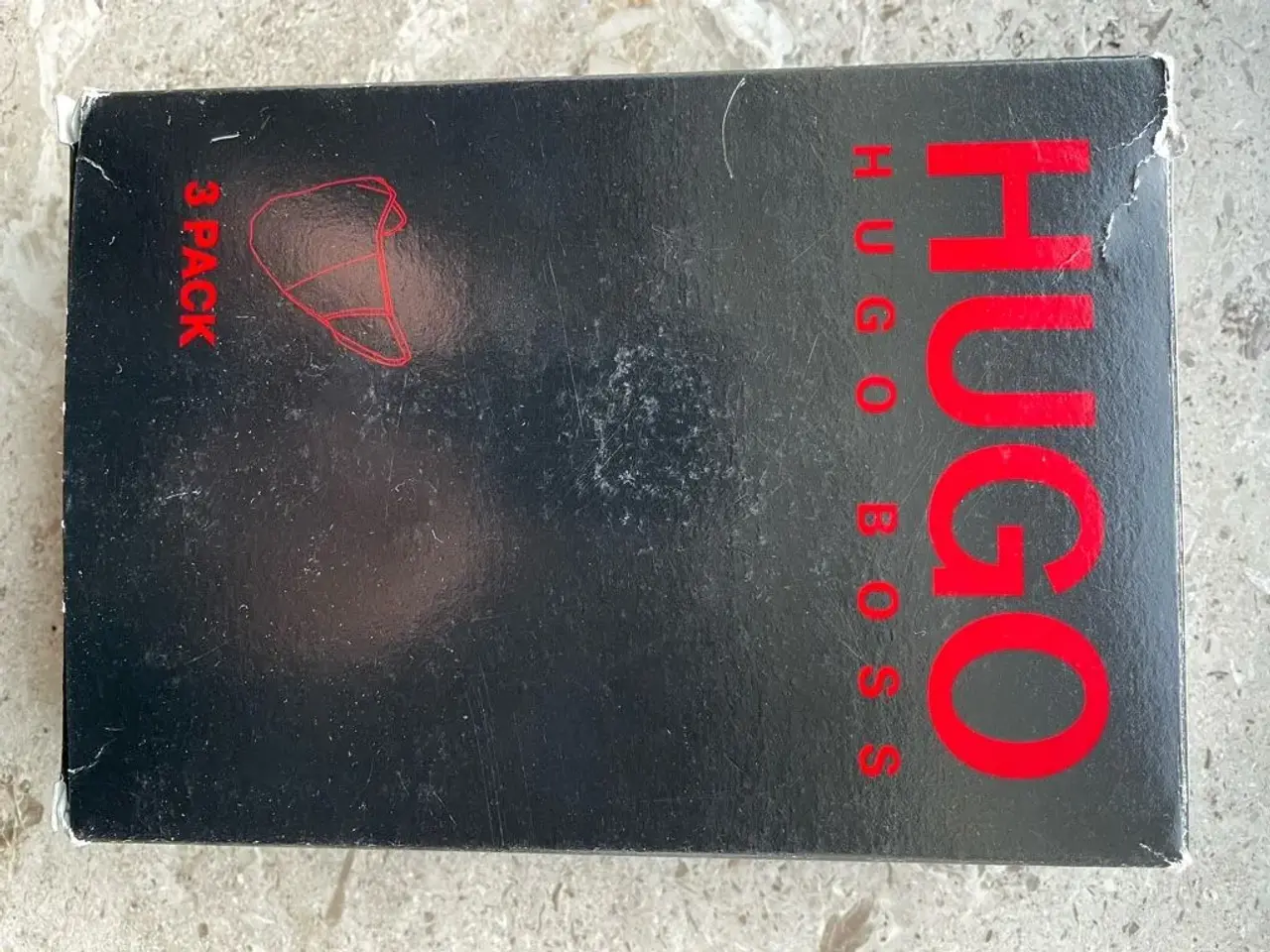 Billede 7 - Tre stk. nye HUGO BOSS mundbind i æske.