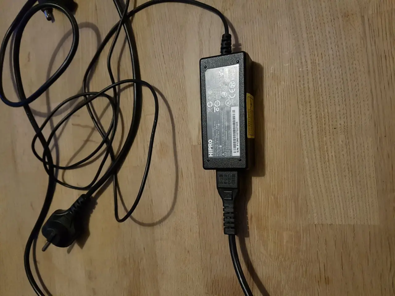 Billede 1 - Oplader til Packard Bell 19v 1.58a