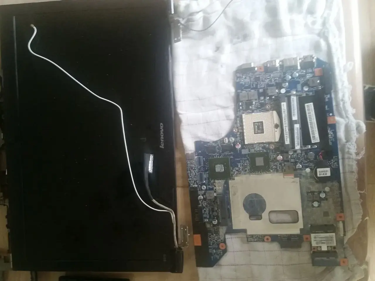 Billede 3 - Dele til Lenovo B570
