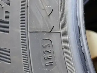 215/65/16. Varevognsdæk goodyear