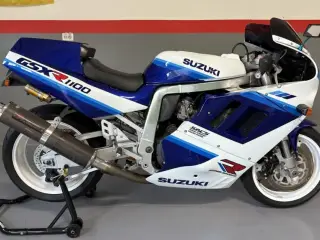 KØBES: GSXR 1100 1990 stel
