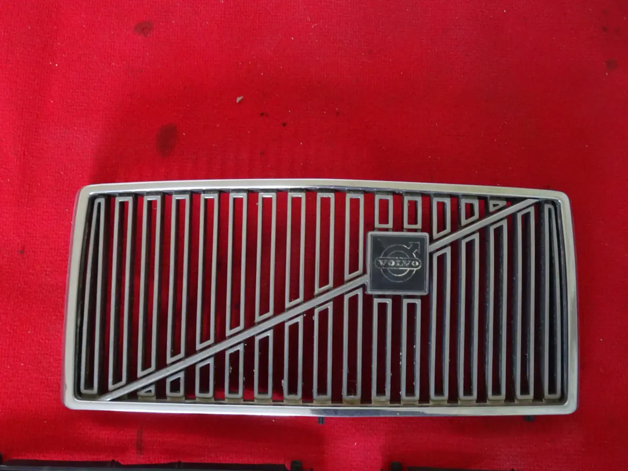 Billede 4 - Volvo 262,264 frontgitter,forlygte rammer