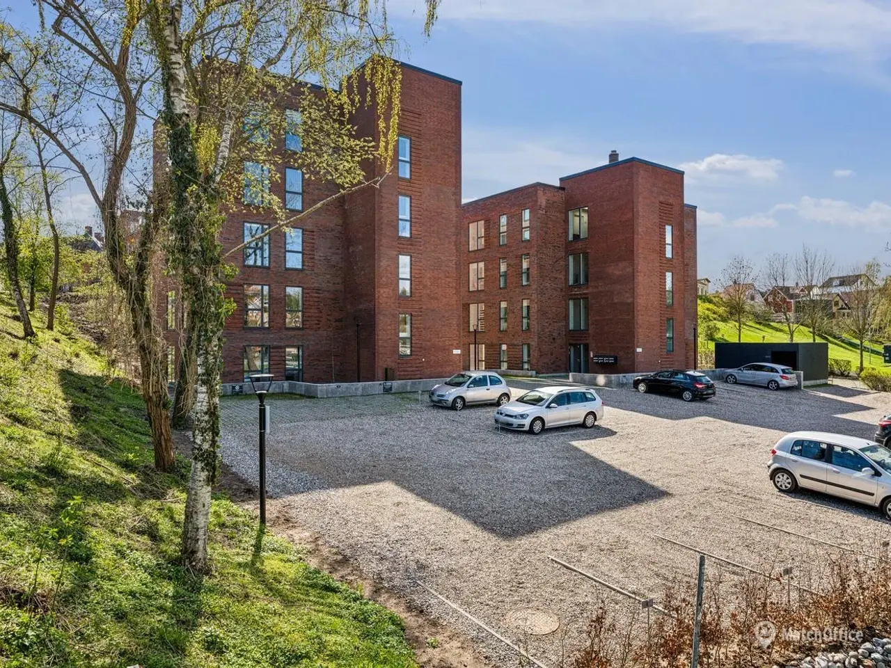 Billede 1 - Parkeringspladser midt i byen