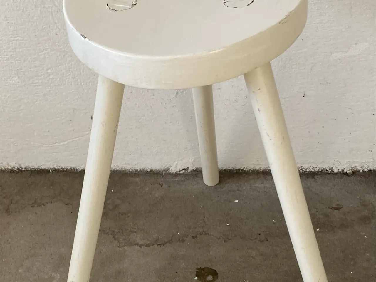 Billede 2 - Retro taburet i hvidmalet træ