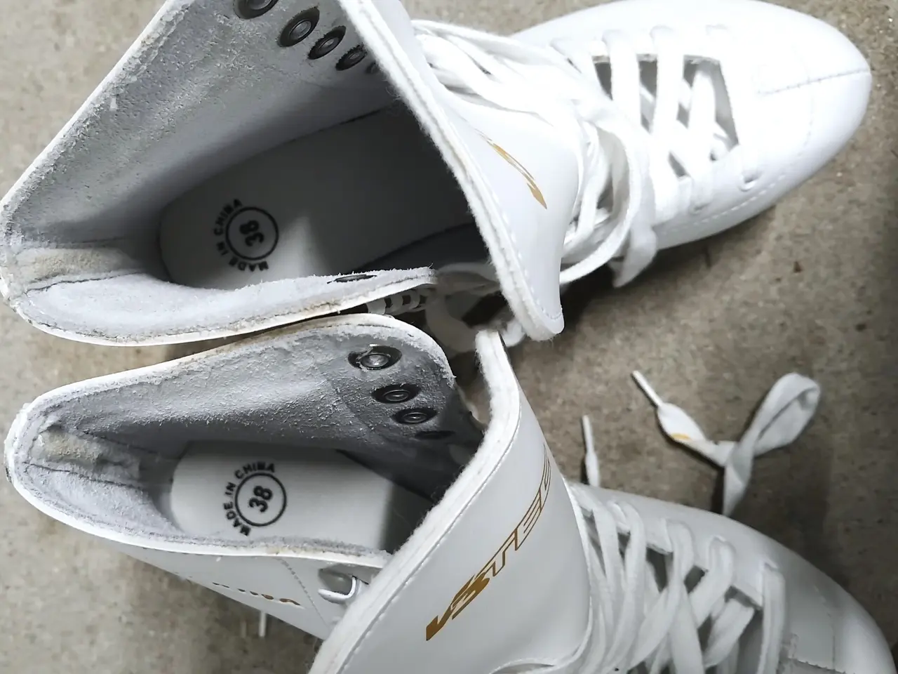 Billede 3 - KATHARINA V3TEC KUNSTSKØJTER /Ice Figure Skates 38