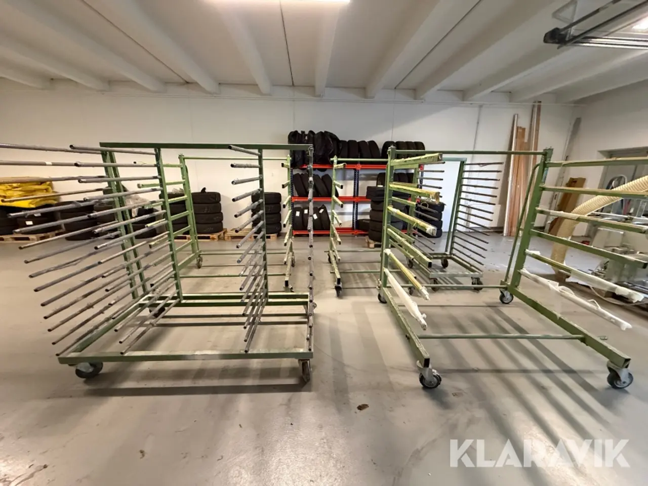 Billede 2 - Transport/tørrevogn 5 styk blandet størrelser.