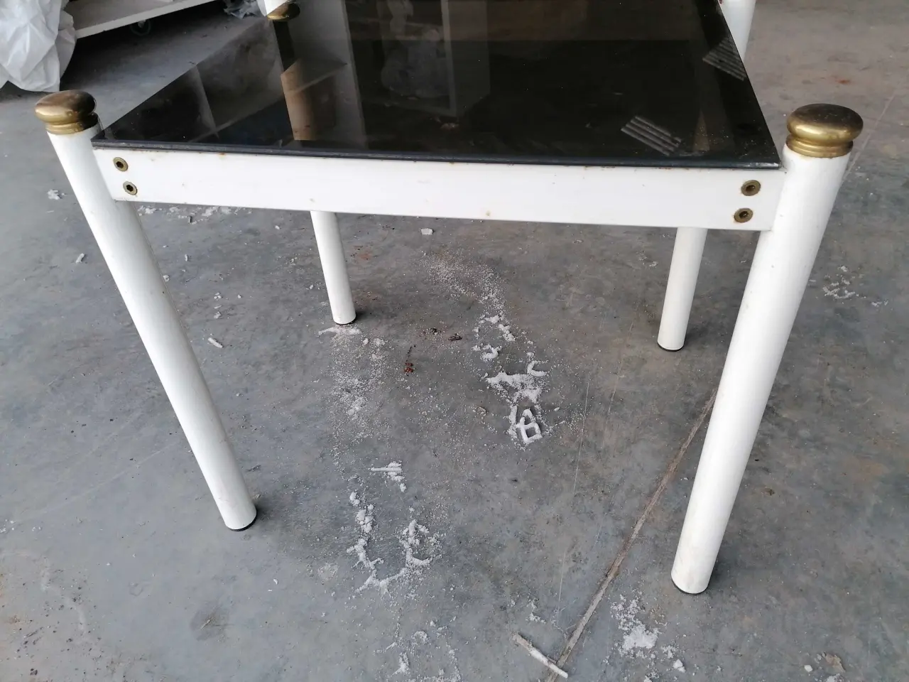 Billede 2 - Hjørnebord / Sidebord med Glasplade