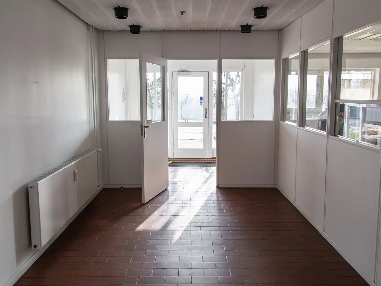 Billede 2 - 42 m2 kontorlokale med dejligt lysindfald