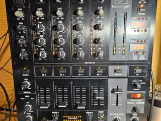 Behringer DJX900 Pro USB DJ Mixer