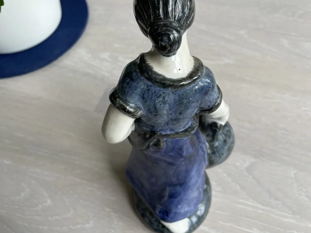 Billede 5 - L. Hjorth keramik figur