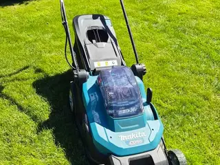 MAKITA DLM432PT2 Batteri plæneklipper Li-ion 