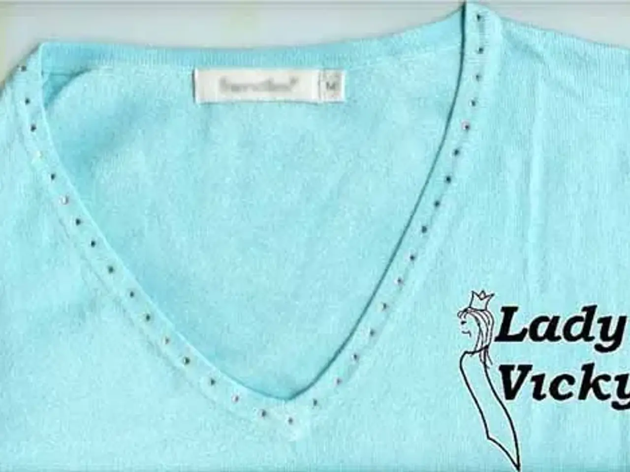 Billede 2 - V-HALSER # PULLOVER # med bling-sten