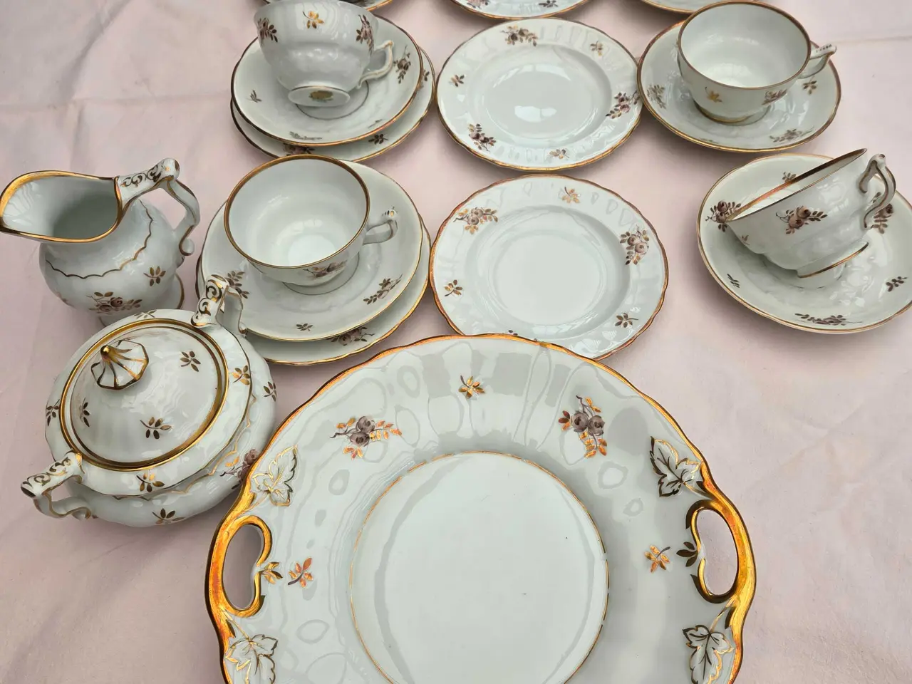 Billede 1 - K.P.M.  6 pers. Kaffestel Brun Rose.