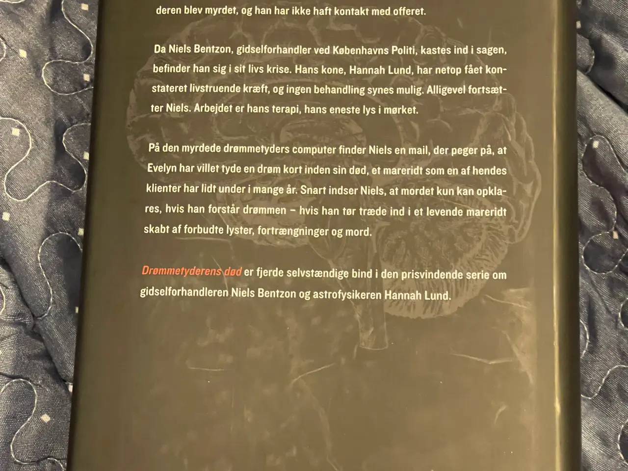 Billede 2 - Drømme tyderens død Af A.J. Kazinski