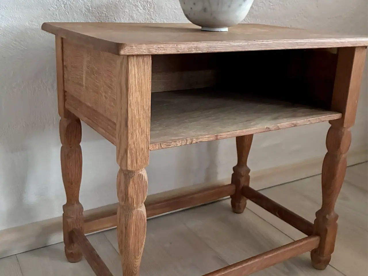 Billede 4 - Lille sidebord / sengebord i massiv eg, 1960 - 197