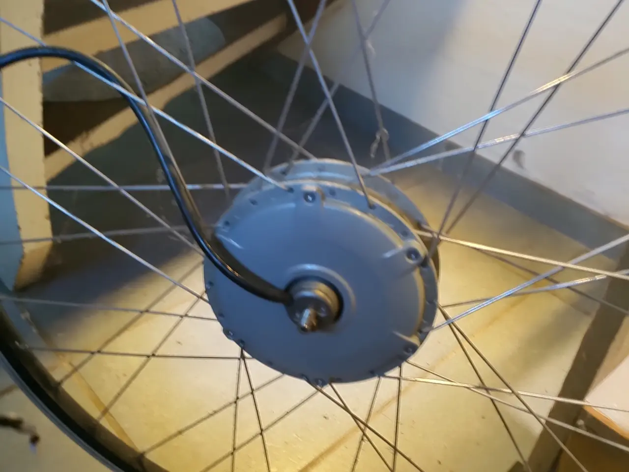 Billede 3 - Batavus forhjul med motor
