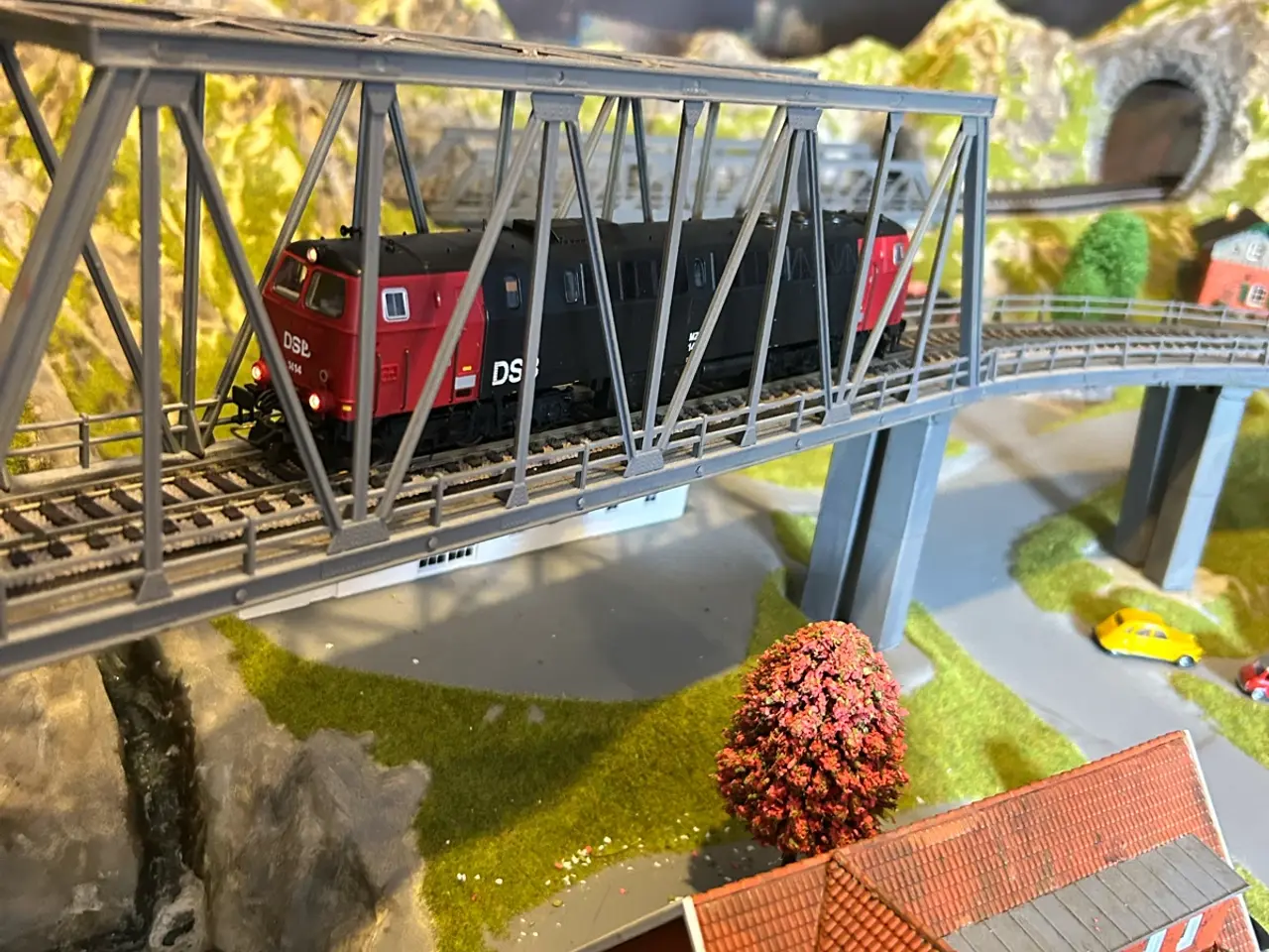 Billede 1 - Modeltog DSB DIESELLOKOMOTIV ROCO MZ RØD-SORT