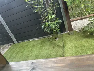 Kunstig græs købes