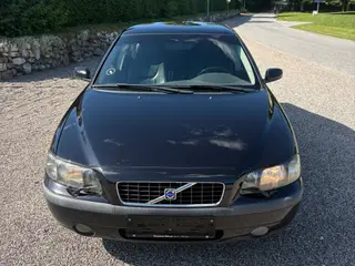 Volvo S60 2.4 benzin med 140 HK fra 2003 sælges.