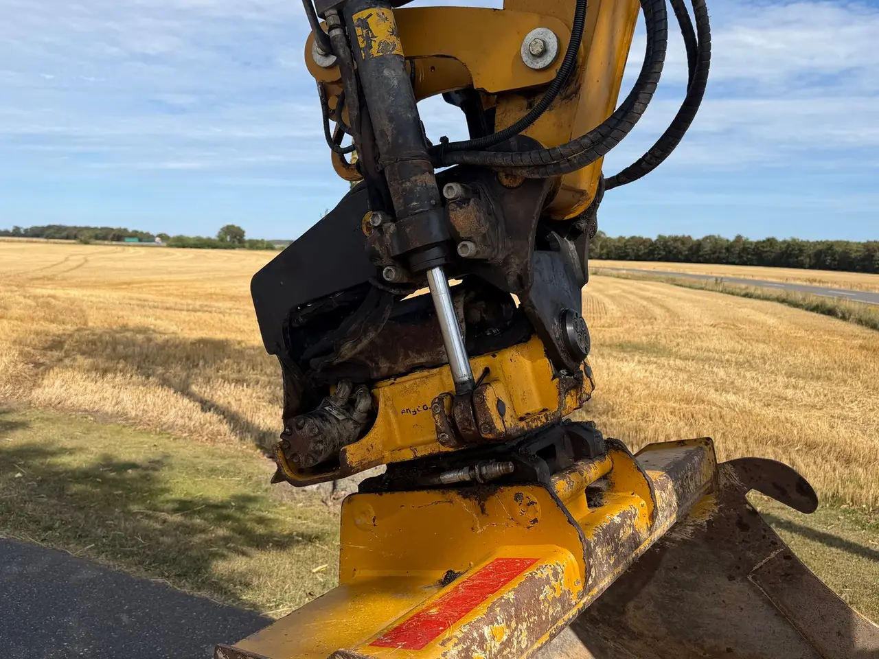 Billede 15 - Hydrema 906E Flot brugt rendegraver med Engcon rotortilt, centralsmøring mm