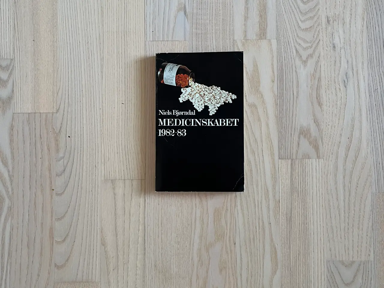 Billede 1 - Medicinskabet 1982-83