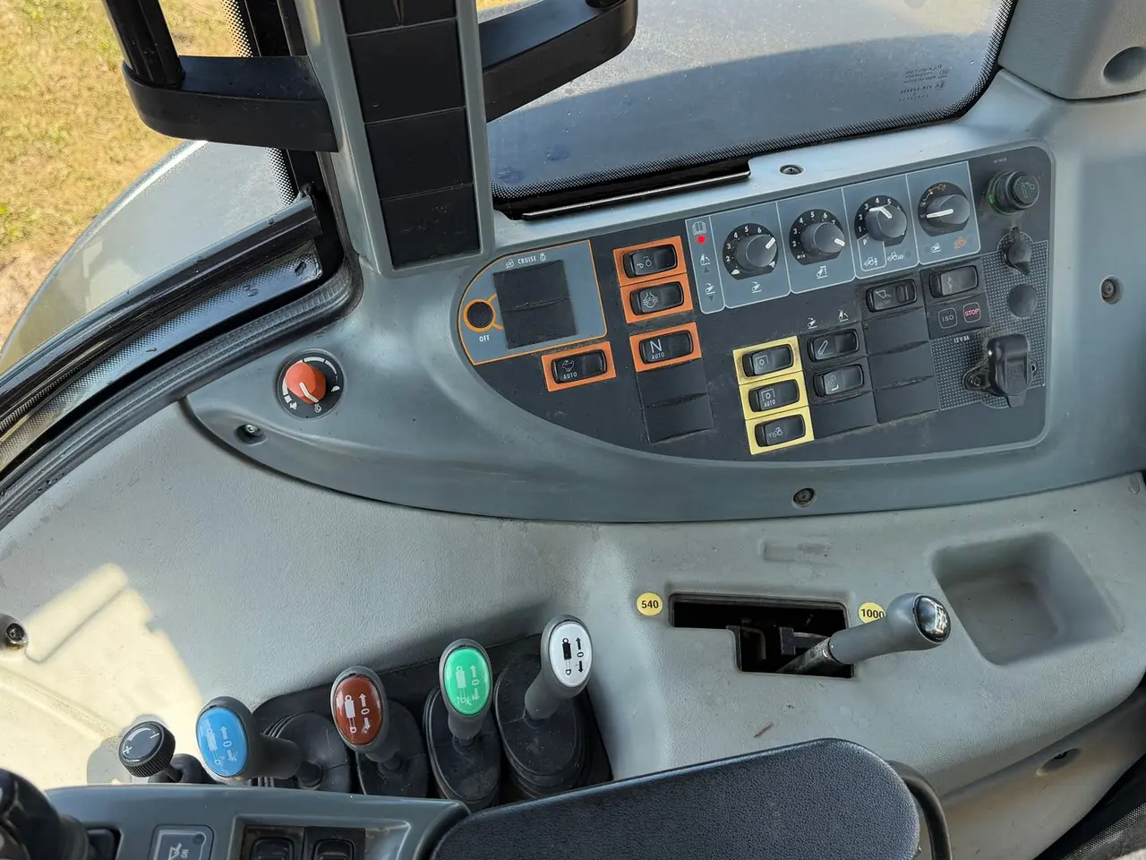 Billede 18 - Valtra T153 HiTech Fin brugt traktor, med Frontlift og Front PTO